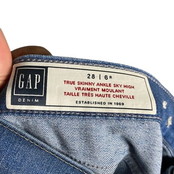 Gap True Skinny Ankle Sky High Light Indigo Distressed Jeans - Picture 4 of 8